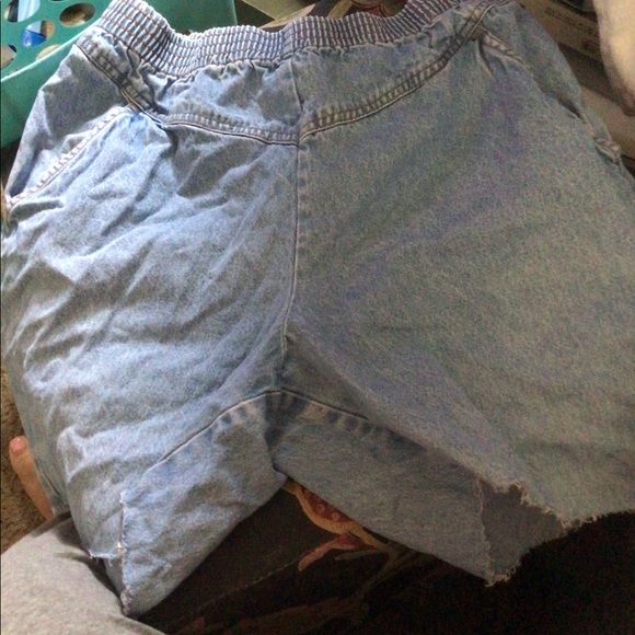 Elastic jeans shorts - Picture 2 of 3